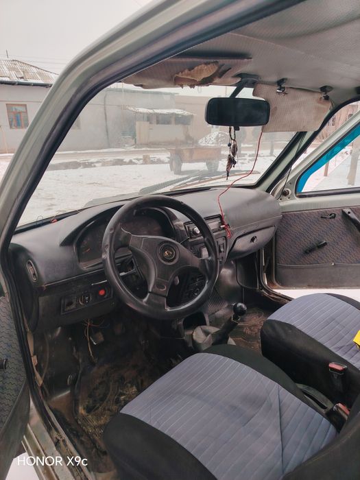 Lada oka mashinasi  Sotiladi