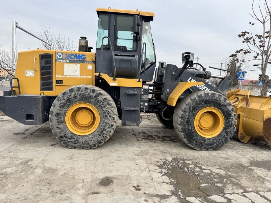 Погрузчик сотилади 3 кубалик холати яхши