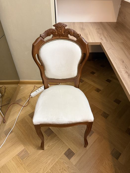 Set scaune tapitate, stil clasic, maro si crem