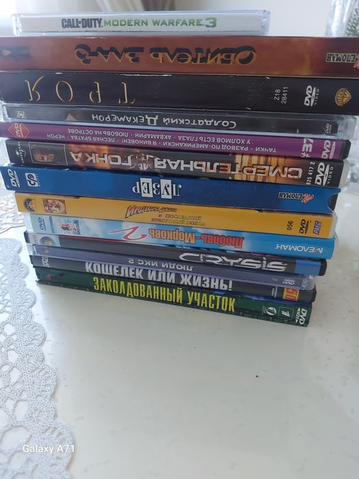 Видеокассеты и ДВД диски