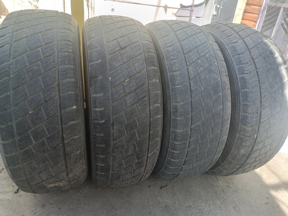 Продам  шины  б/у.