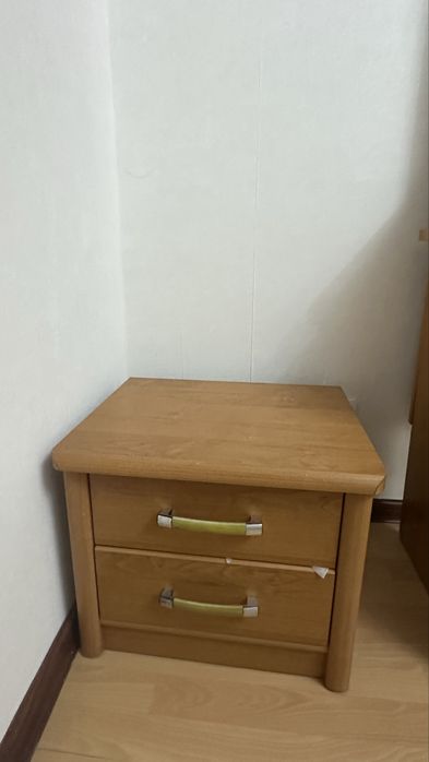 Продаю туалетный столик с комодом