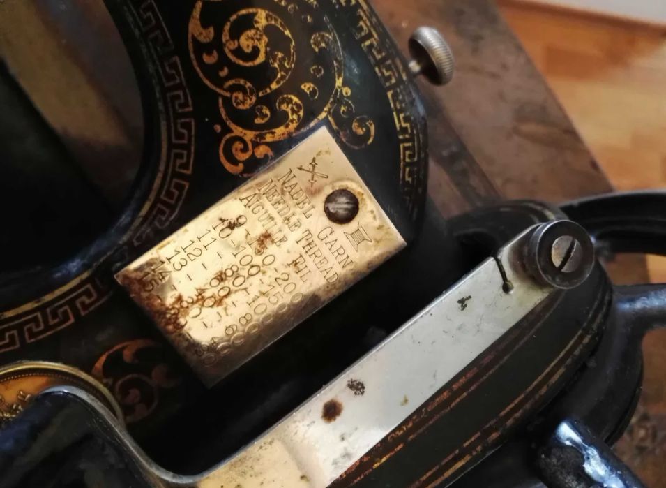 Masina veche de cusut Singer