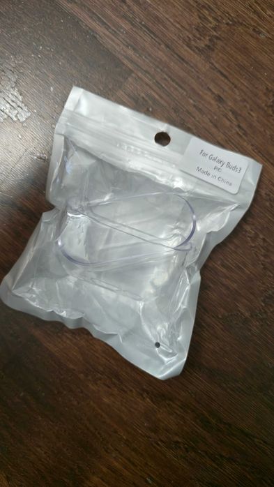 Продам чехол для наушников Samsung Galaxy Buds3 или Buds3 Pro