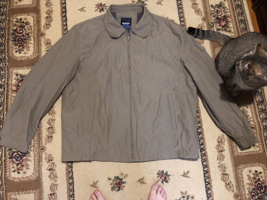 Вещи  куртка  ветровка 56-58 размер, брюки54-56