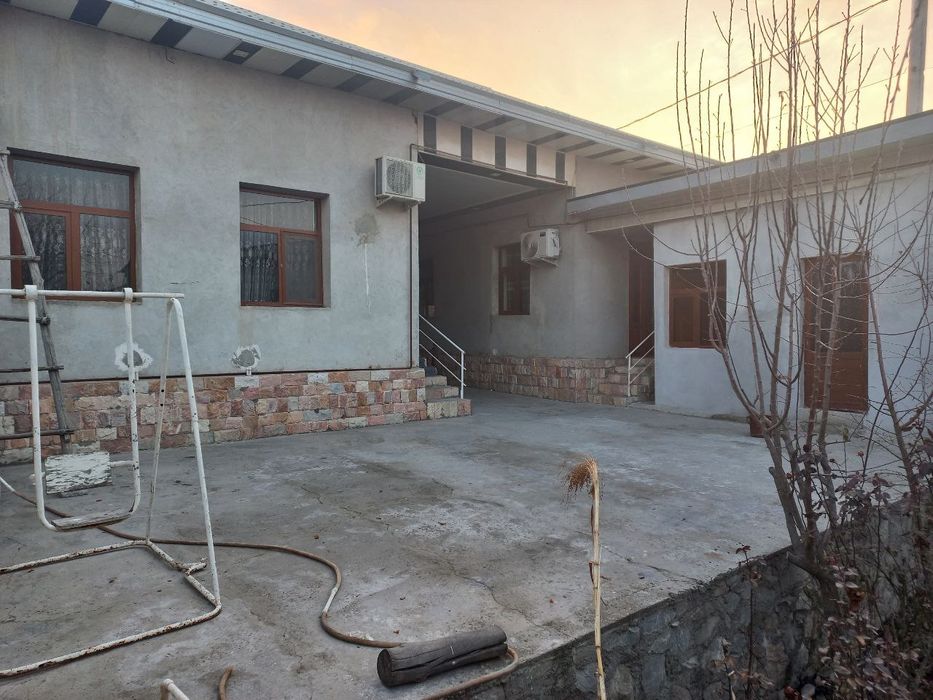 Xovli 4 xonali hamma sharoitlar bor