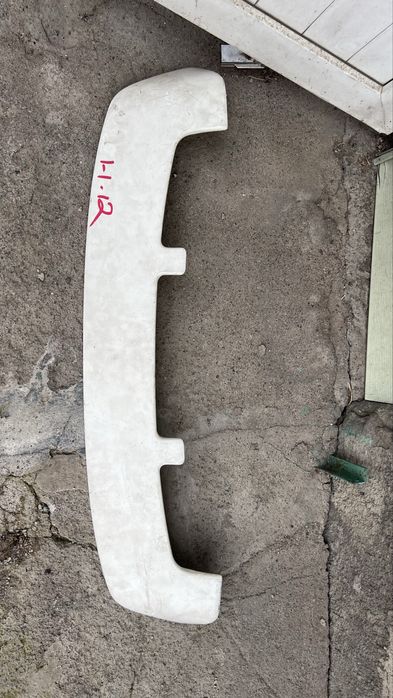 Продам спойлер .