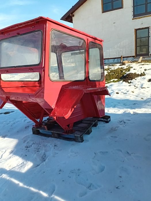 Vând cabină de tractor