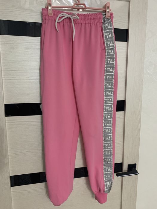 Продам костюм спортивный