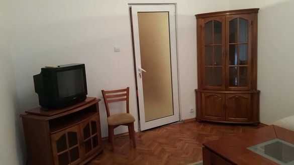 Дава се под наем Тристаен апартамент в Бургас, Център - 70 кв.м за 102 € - Снимка #6