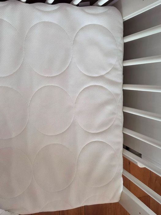 Продавам бебешко креватче IKEA GULLIVER + матрак