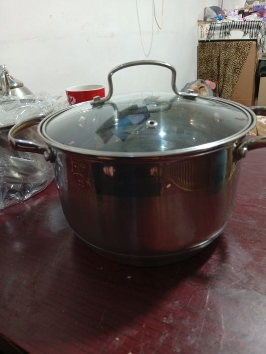 Продаётся кастрюля 3 литра