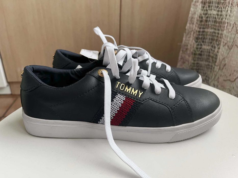 Сникърси tommy hilfiger