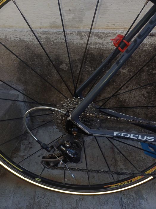 Bicicleta din carbom focus