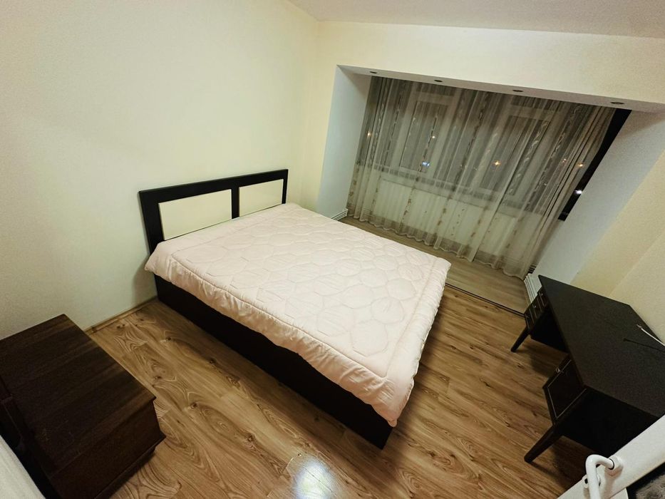 3 camere tiglina 3 si garaj