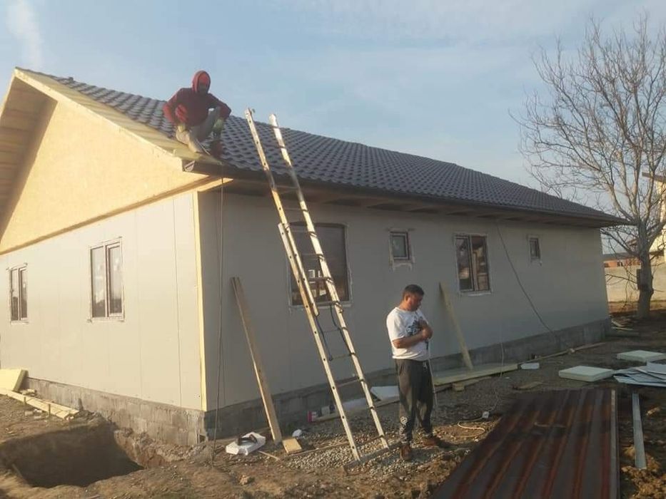 Vand case metalice din panouri sandwich termoizolante