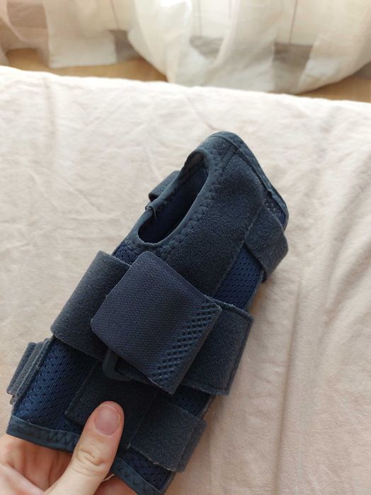 Шина за китка Манумед - лява ръка