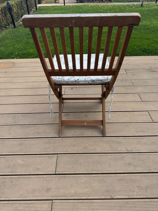 Сгъваем дървен стол