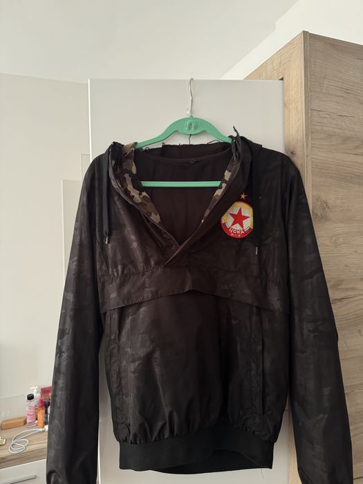 Ветровка на ЦСКА, S-размер