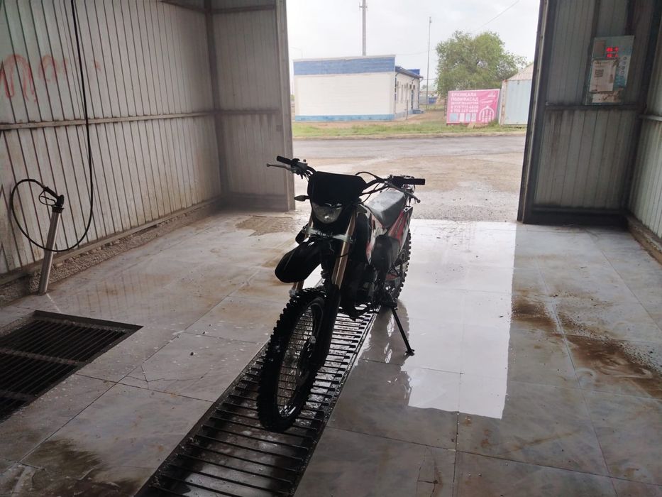 ULAR эндуро 250