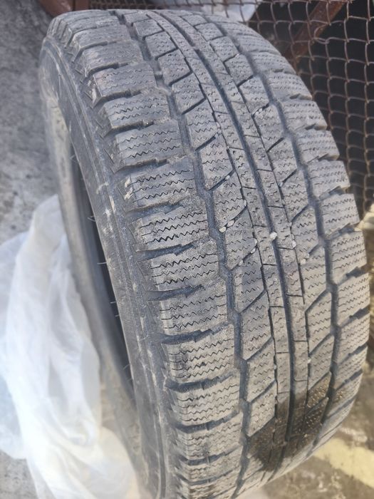 Продам шины в отличном состоянии.