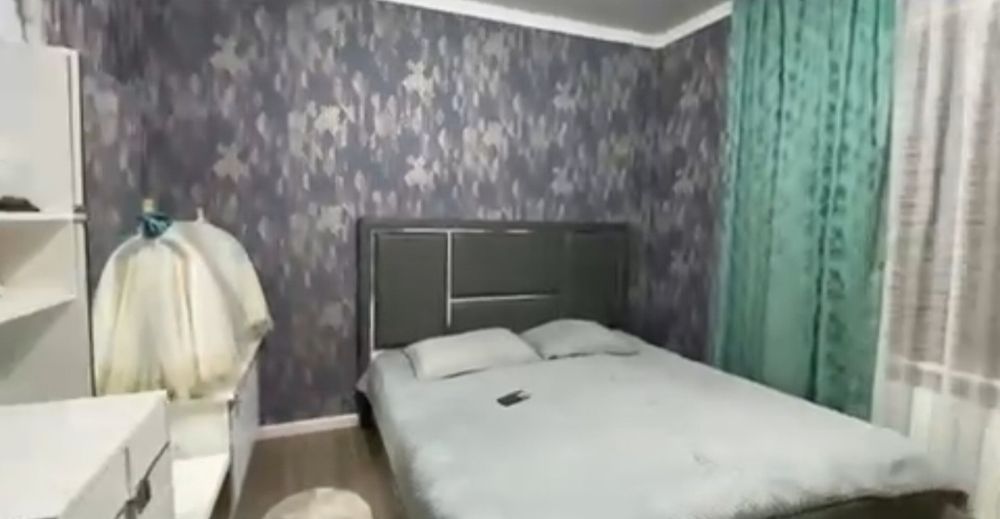 Продается дом , земля большая