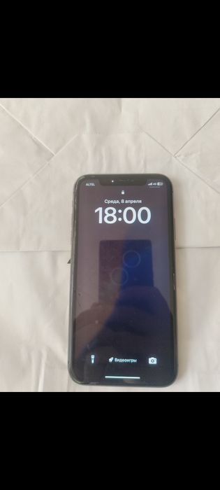 IPhone 11 телефон