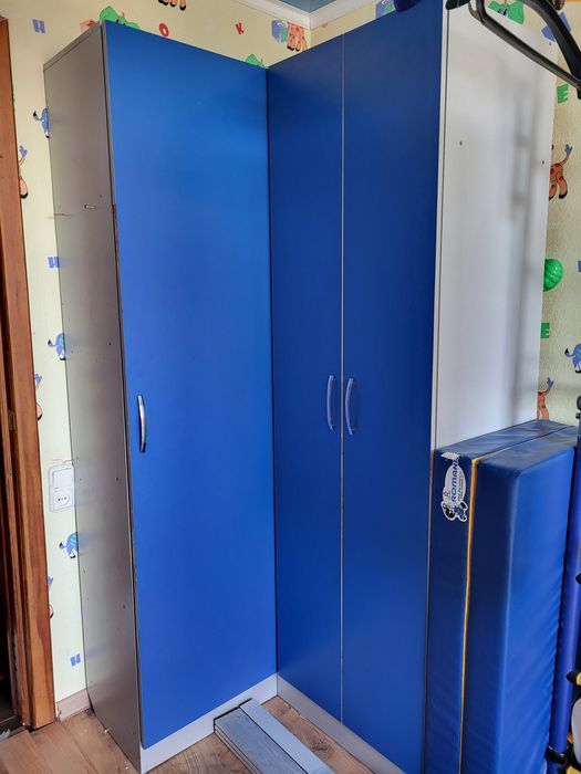 Продам угловой шкаф