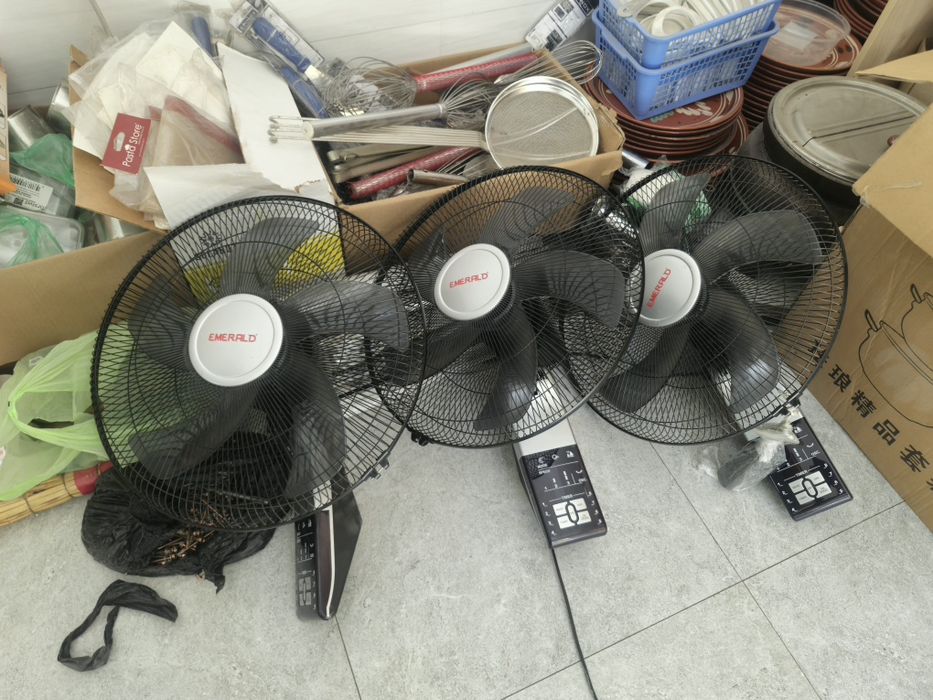 Вентилятор настеный.