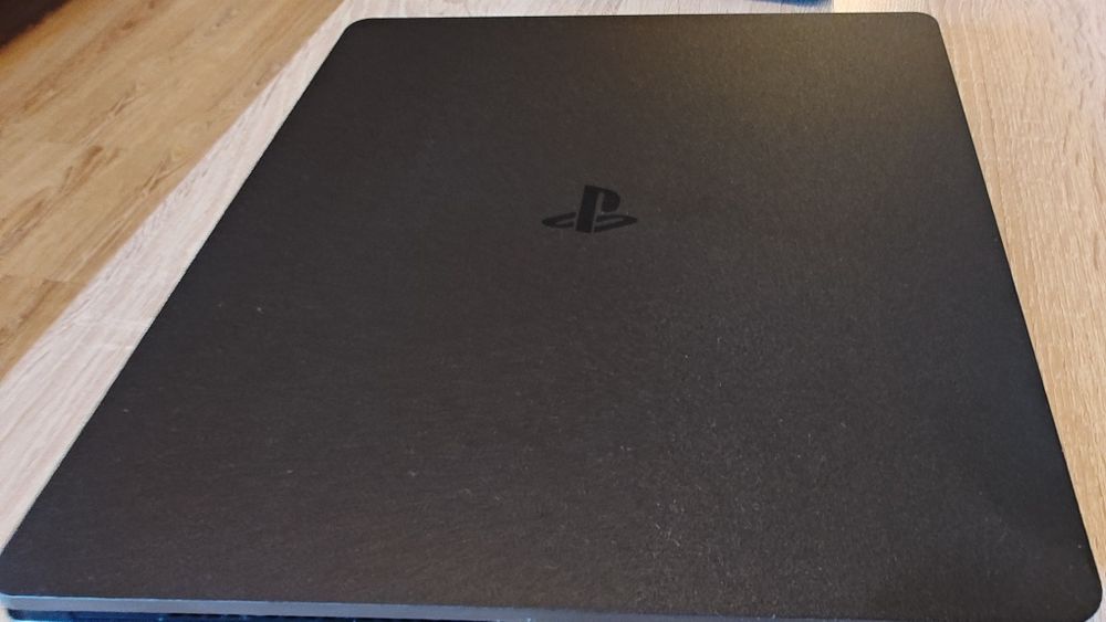 Playstation 4 slim edition