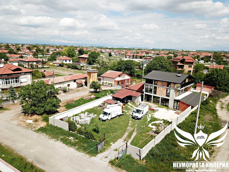 Продавам нова къща с широк двор 820кв.м. в село Костиево, общ.Марица