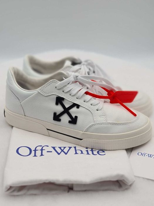 Off White pantofi sport bărbați mărimea 41 – Cu defect estetic minor