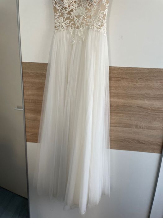 Сватбена рокля, закупена от Сватбен център - София за 960лв