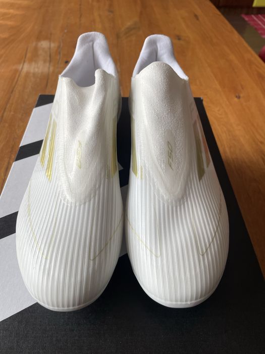 Ghete fotbal Adidas , Noi !