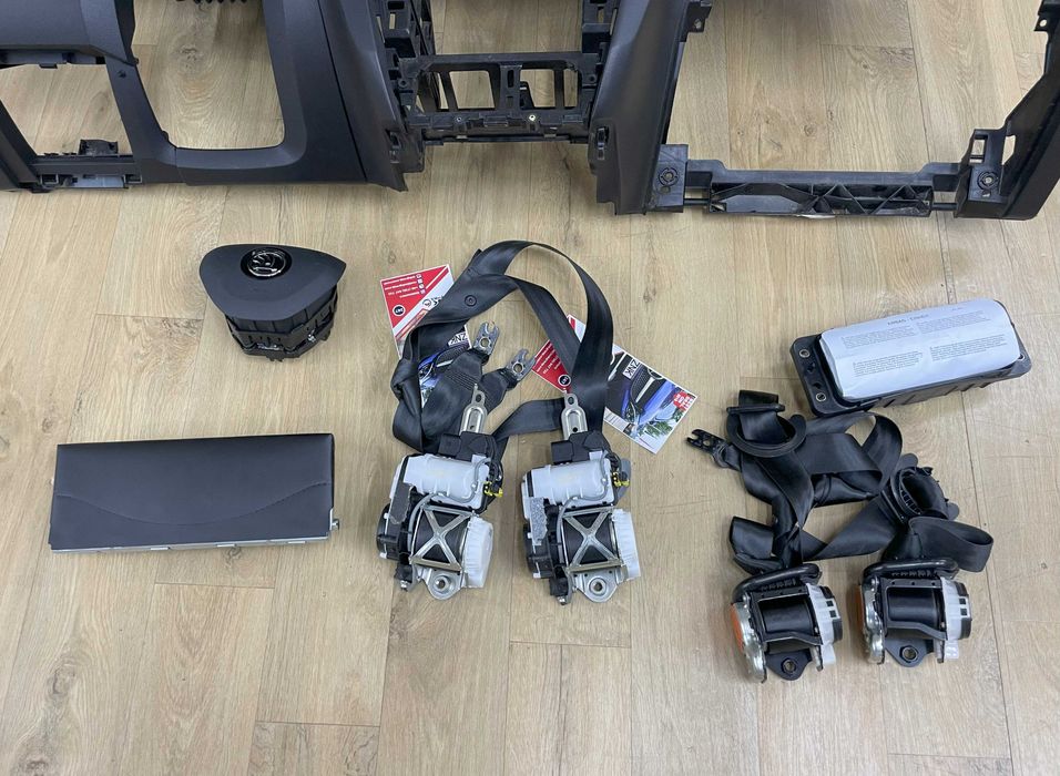 Skoda Octavia 3 - airbag volan pasager genunchi - set centuri PRESAFE
