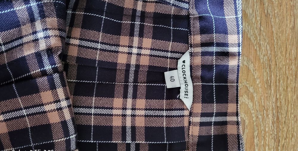 Vand fusta pentru scoala