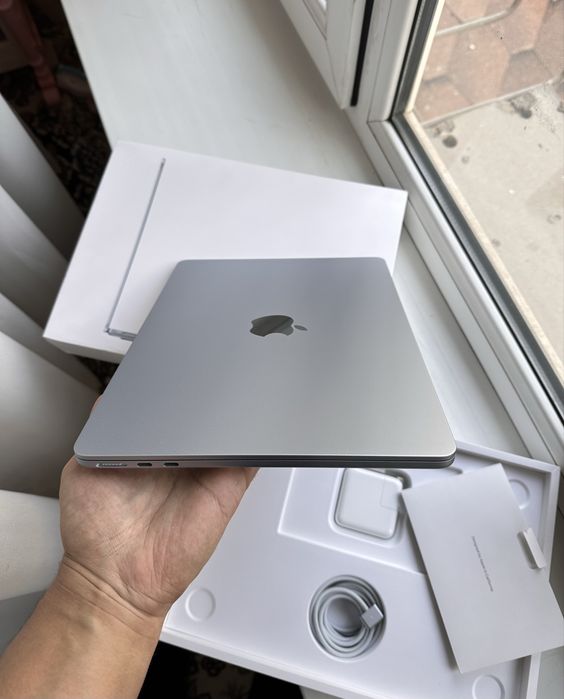 MacBook Air M4 Silver 16/256GB 23Цикл