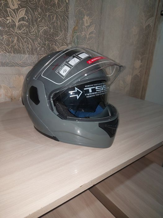 Обсолютно новый шлем