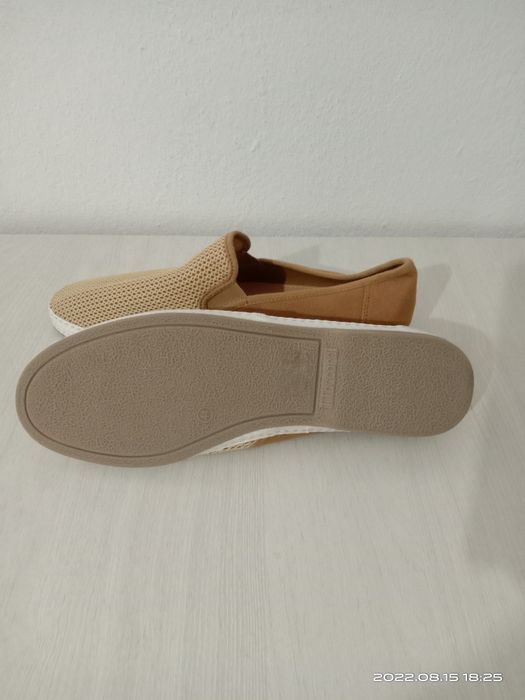 Продам новые мужские мокасины