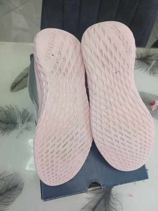 Reebok маратонки 34