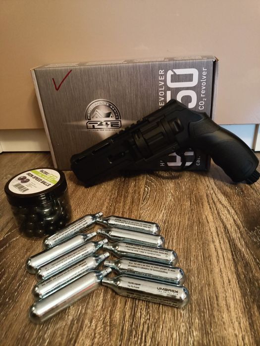 Pistol cu bile cauciuc NU necesită permis