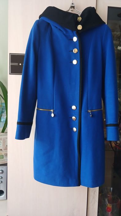 Продам пальто 44р