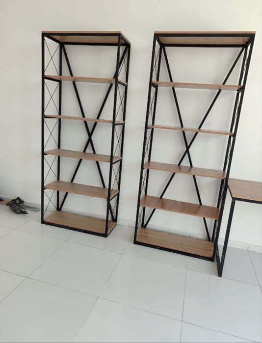 Стеллаж сотилади Лофт