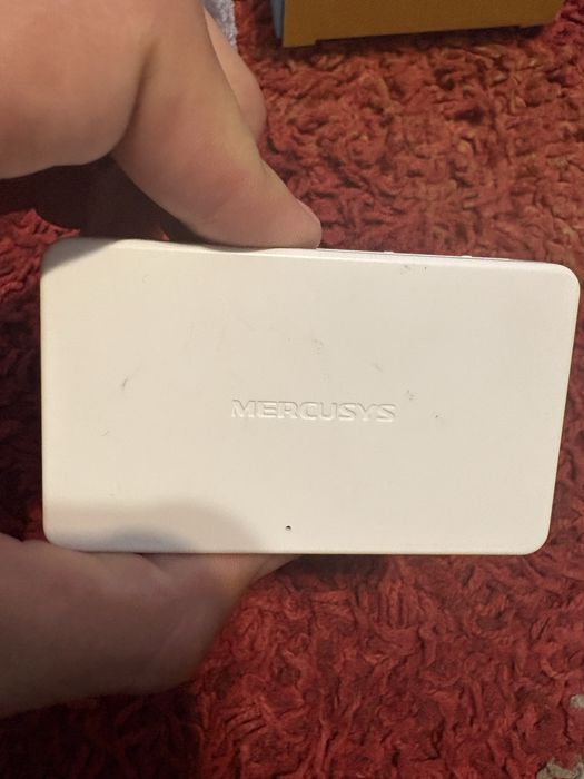 switch 5 porturi 100mbps