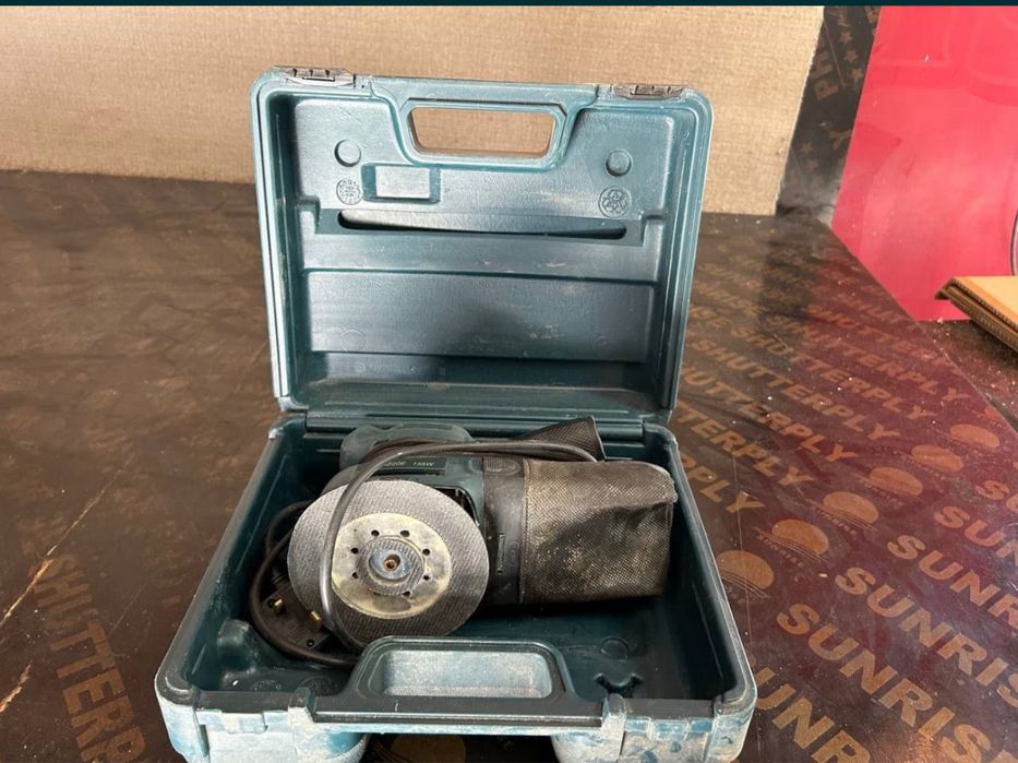 Ехцентър шлайф Блек енд декер black and decker