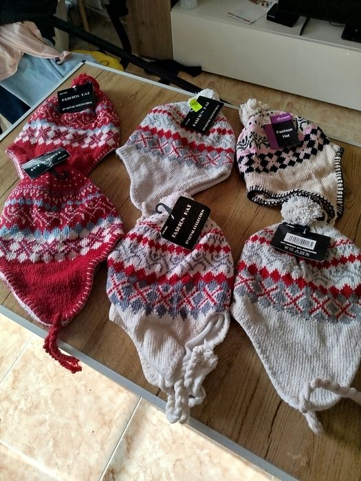 Чисто нови шапки