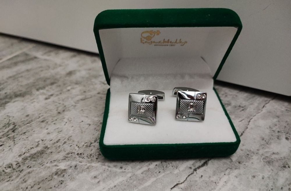 Продам запонки шикарные новые