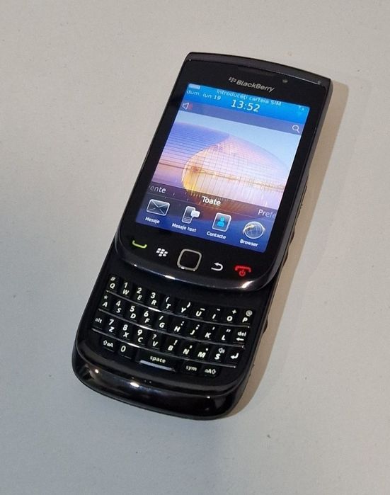 Telefon BlackBerry slide 9800  model RCY71UW