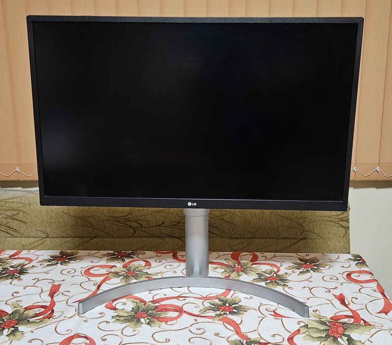 Монитор LG 27UL550-W - 27 инча, IPS матрица
