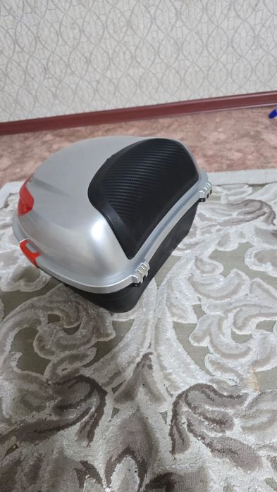 Продам багажник на скутер м8